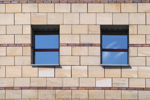 Two Window Stone Wall Reflecting Blue Sky Clouds — Stock fotografie
