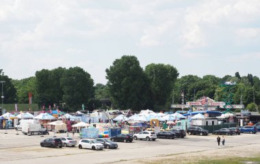 NUERNBERG, ALMANY - CRCA HAZİRAN 2022: Nuernberger Volksfeste halk festivali