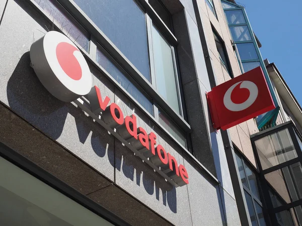 Nuernberg Alemanha Circa Junho 2022 Sinal Vitrine Vodafone — Fotografia de Stock