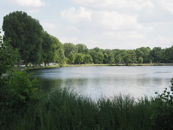 Kleiner Dutzendteich Gölü Nuernberg, Almanya