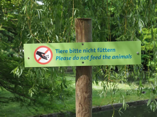 Tiere Bitte Nicht Fuetten Translation Please Feed Animals Sign — ストック写真