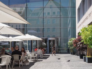 NUERNBERG, ALMANY - CRCA HAZİRAN 2022: Neues Müzesi çevirisi Yeni Müze