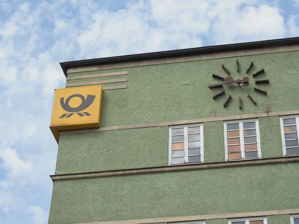 BAYREUTH, GERMANY - CIRCA HAZİRAN 2022: Buergerreuther Caddesi Postanesi