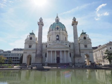 VIENNA, AUSTRIA - CRCA EPTESİ 2022: Karlskirche çeviri St Charles Borromeo Kilisesi