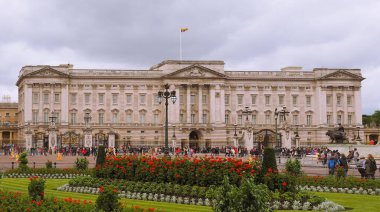 LONDON, İngiltere - CRCA HAZİRAN 2017 Buckingham Sarayı