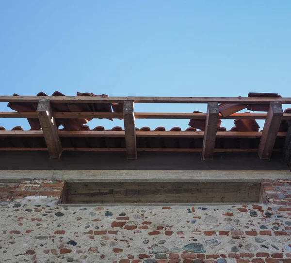 Dach Bei Orkan Durch Sturmböen Beschädigt — Stockfoto