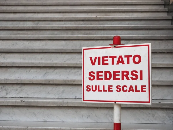 Vietato Sedersi Sub Scale Transfers Sit Stairs Sign — стоковое фото