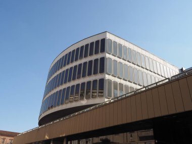 TURIN, İTALYA - CIRCA EPTEMBER 2022: Kamera di ticari çeviri odası