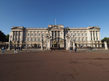 LONDON, İngiltere - CRCA ECTOBER 2022 Buckingham Sarayı