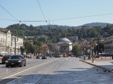TURIN, İtalya - CIRCA EPTEMBER 2022: Piazza Vittorio Emanuele II Meydanı ve Gran Madre Kilisesi