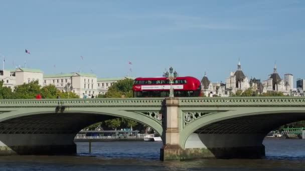 Circa October 2022 Red Double Decker Bus Westminster Bridge — 비디오