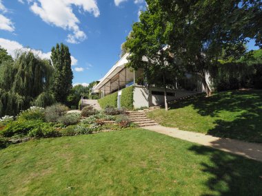 BRNO, CZECH Cumhuriyet - CIRCA SEPTEMBER 2022: Mimar Ludwig Mies van der Rohe tarafından tasarlanan Villa Tugendhat modernist ev