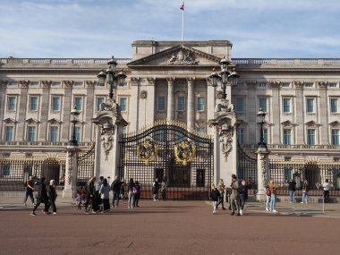 LONDON, İngiltere - CRCA ECTOBER 2022 Buckingham Sarayı
