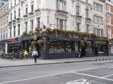 LONDON, İngiltere - CIRCA ECTOBER 2022: Globe Pub