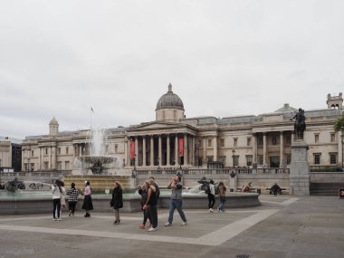 LONDON, İngiltere - CIRCA ECTOBER 2022: Trafalgar Meydanı 'ndaki Ulusal Galeri