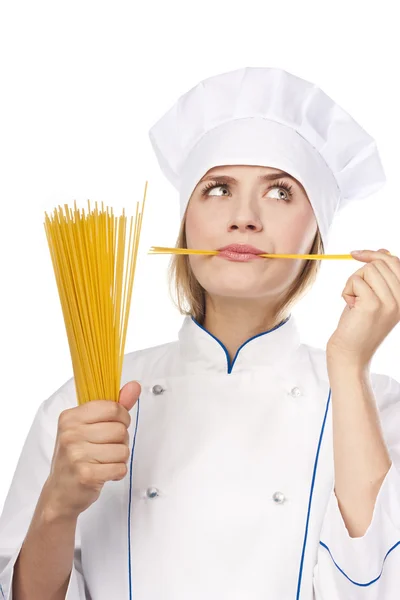 Aantrekkelijke kok met Italiaanse pasta — Stockfoto