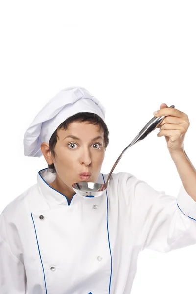 Mooie jonge chef-kok vrouw bereiden lekker eten — Stockfoto