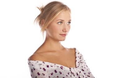 stüdyoda bir kadın. portre sarışın kapatın