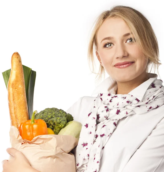 Kvinna som håller i shoppingväska — Stockfoto