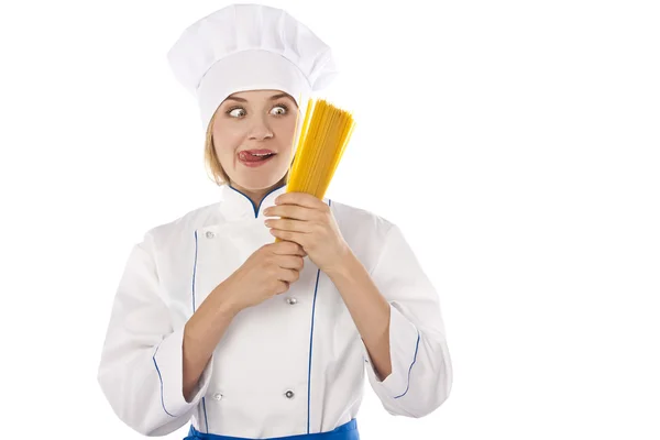 Chalupa com espaguete nas mãos sobre fundo branco — Fotografia de Stock