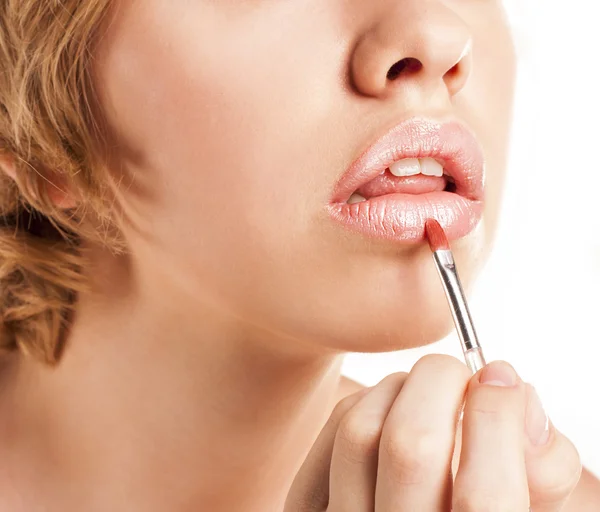 Mooie lippenstift op lippen — Stockfoto