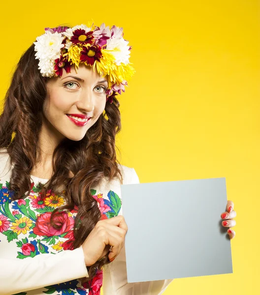 Aantrekkelijke positieve vrouw — Stockfoto