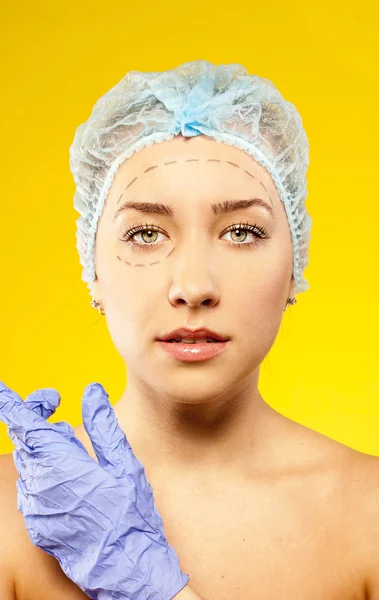 Female patient before surgery — Stock Photo, Image