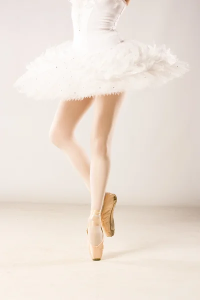 Image of ballerina dancing on pointe — Stock Photo, Image