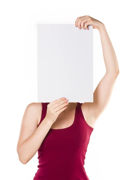 Mujer mostrando letrero en blanco, aislado —  Fotos de Stock