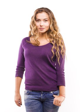 Stüdyo olumlu kıvırcık kız.