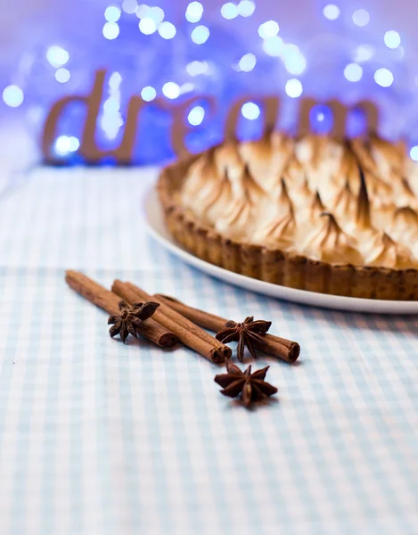 Tarta con merengue — Foto de Stock