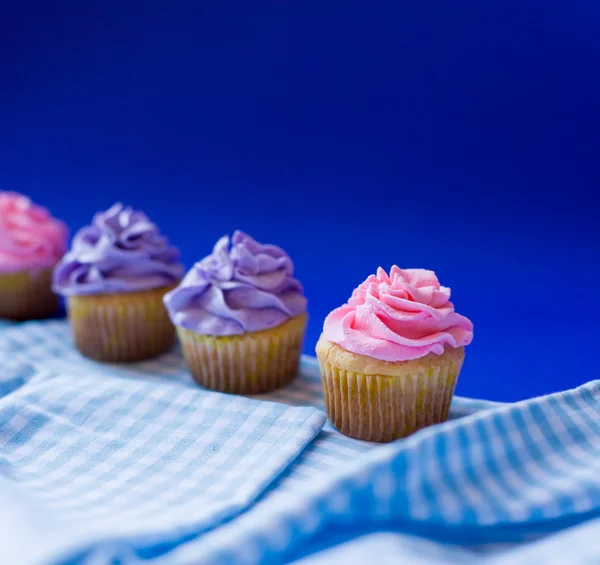 Drei leckere Cupcakes — Stockfoto