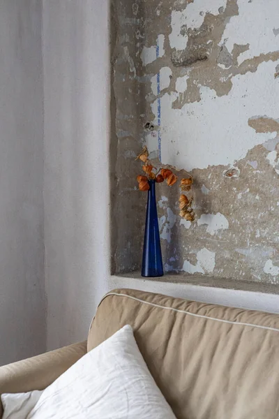 Modern oturma odası, küçük daire.