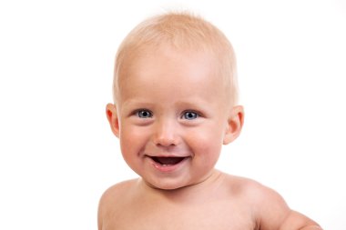 9 - aylık boy gülümseyerek portresi