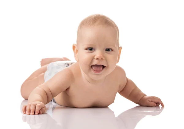 ホワイトの間に幸せな赤ちゃん男の子 — ストック写真