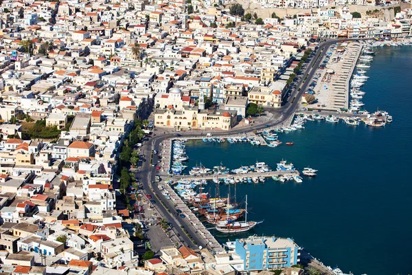 Pothia の市の空中写真。ギリシャ — ストック写真