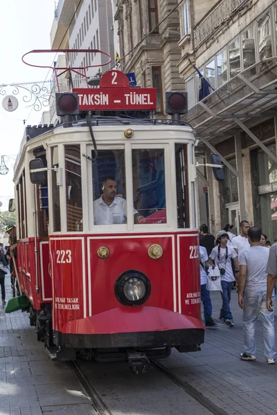 Nostalgisk spårvagn i istanbul, Turkiet. — Stockfoto