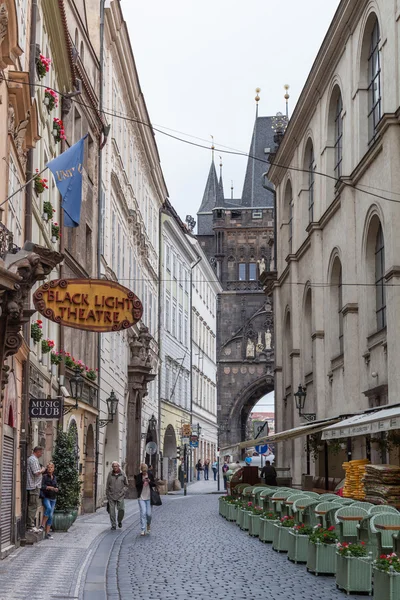 Karlova gatan i Prag — Stockfoto