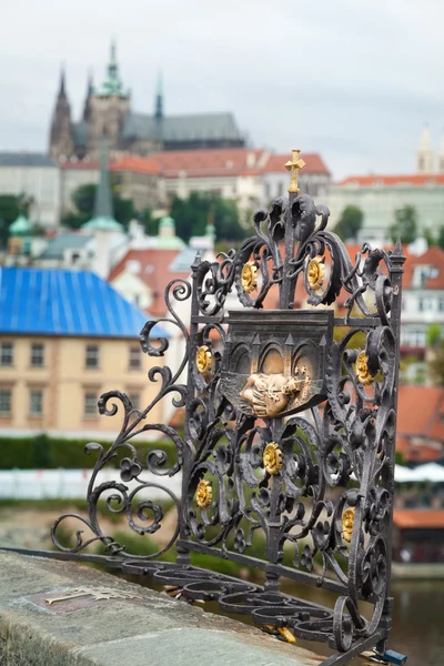 プラハのカレル橋神社します。 — ストック写真