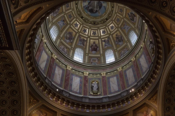 St. stephen 's basilica in budapest. — Stockfoto