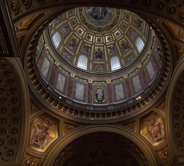 Sankt Stefan-basilikan i budapest. — Stockfoto