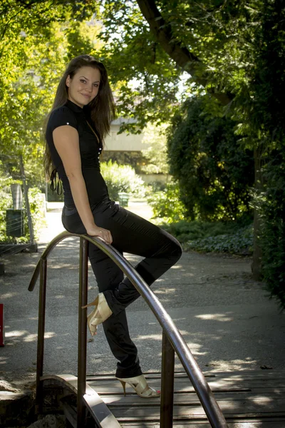 공원에 있는 소녀 — 스톡 사진
