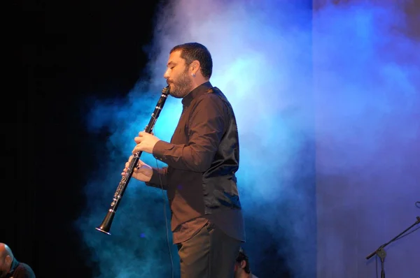 Spettacolo di clarinetto. Husnu Senlendirici. Bologna - Italia — Foto Stock