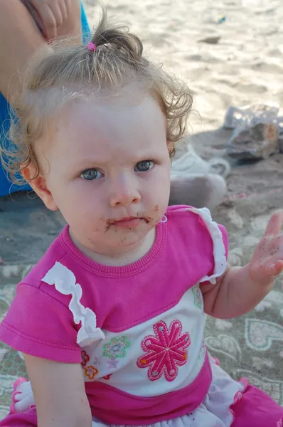 Blondinen baby porträtt. — Stockfoto