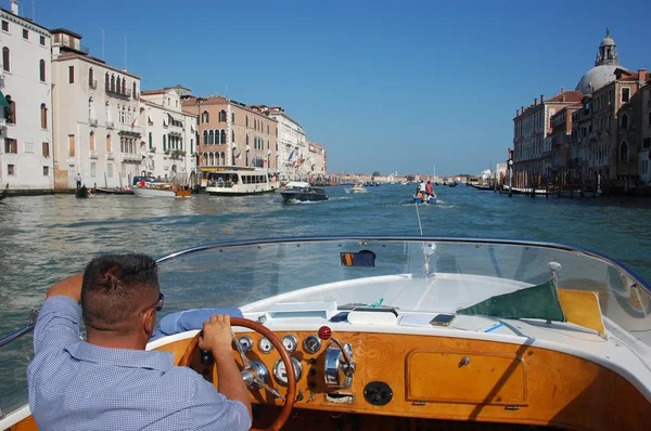 Θαλάσσιο ταξί. Βενετία - Ιταλία — Φωτογραφία Αρχείου