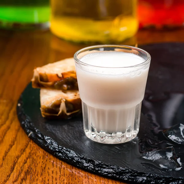 Pina Shot Cocktail Pina Colada Dengan Irisan Nanas — Stok Foto