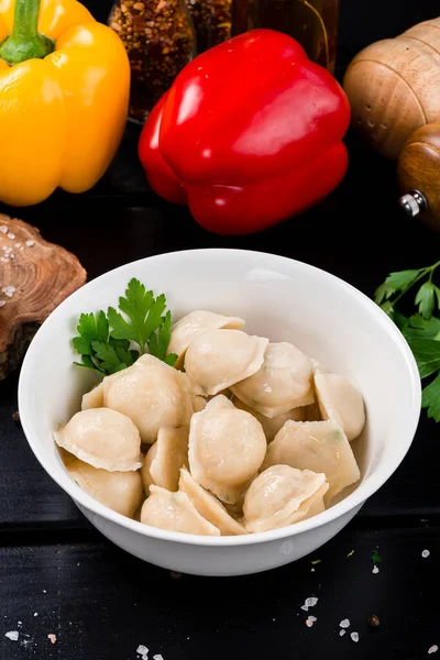 Boiled Ravioli Parsley Traditional Pelmeni Ravioli Dumplings Filled Meat White — Stock Photo, Image