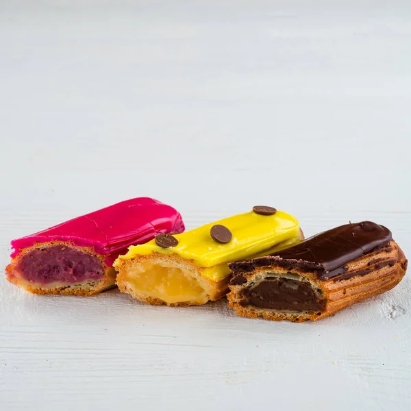 Renkli eklemler dekore edilmiş. Tatlı tatlı.