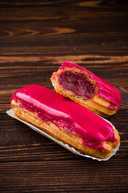 ahududu ekini, pembe ahududu jöleli nefis ekler.