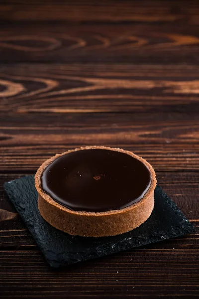 Fransız usulü çikolatalı tart, ahududu reçelli, tereyağlı tart, fırında tart, çilekli çikolatalı tart.